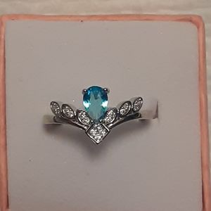 925 Silver blue topaz ring size 7, dainty